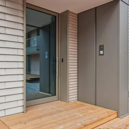 2 Bedroom Amazing In Tossens Apartman *